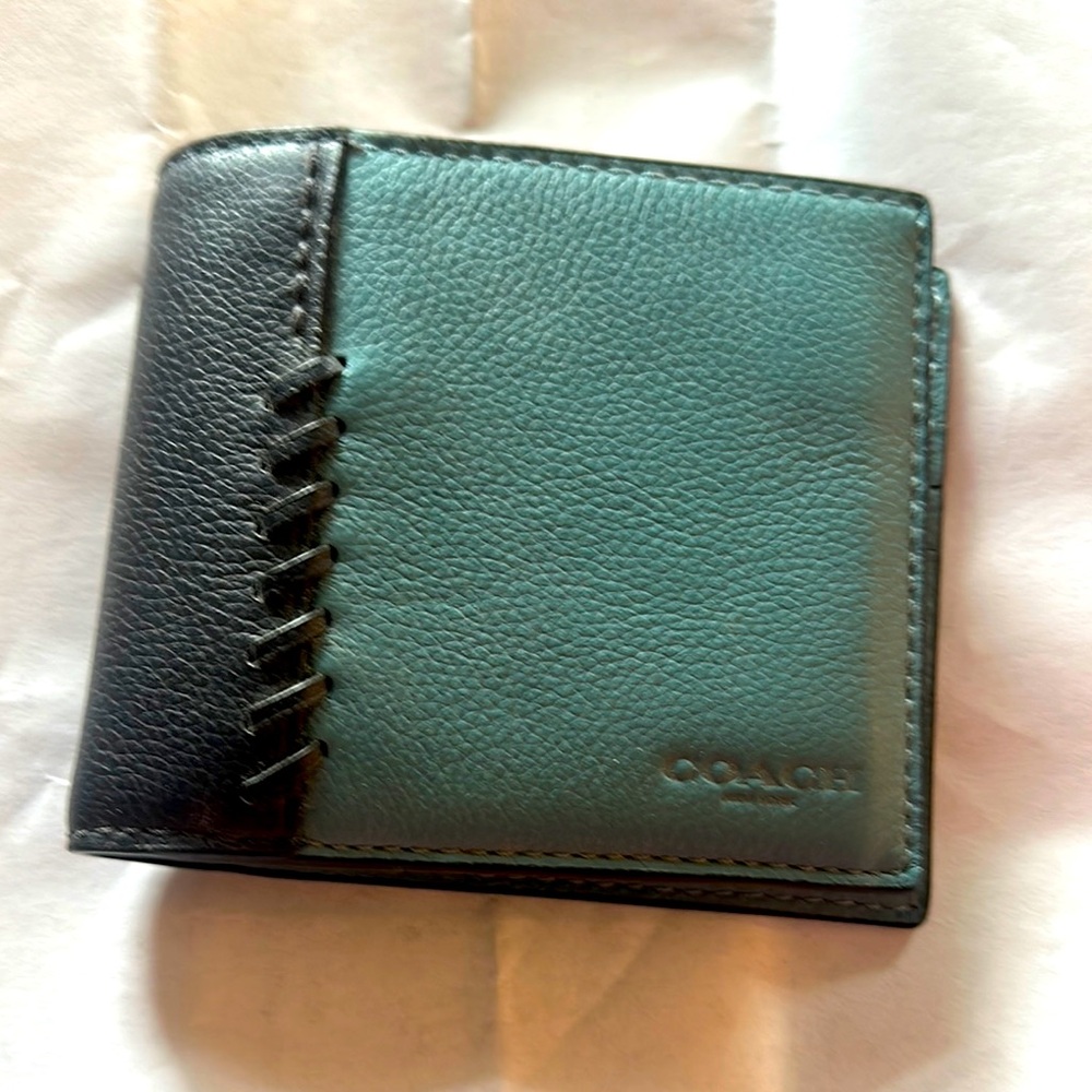 Coach Navy and Blue Leather men’s Tri fold wallet brand new